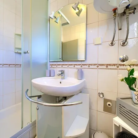 Appartement Disente With Sea View Krk Town