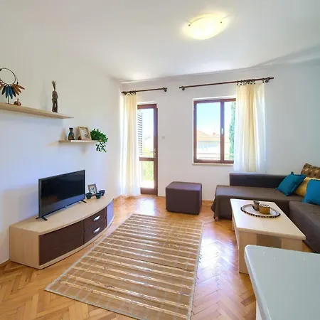 Appartamento Disente With Sea View