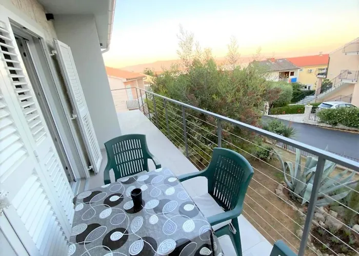 Disente With Sea View Apartmán *