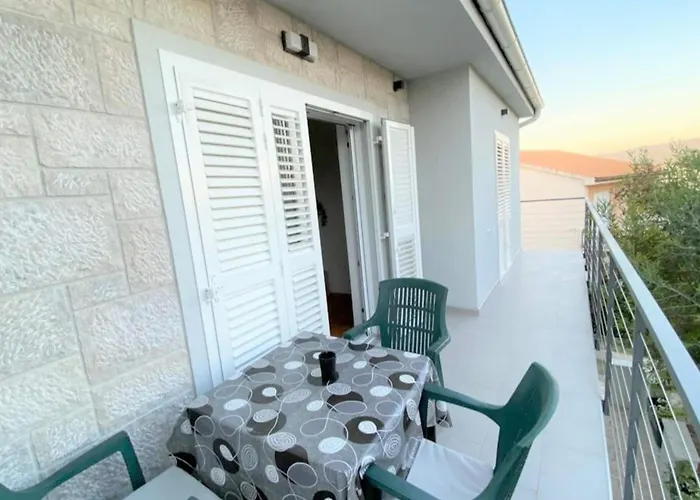 Disente With Sea View Apartmán