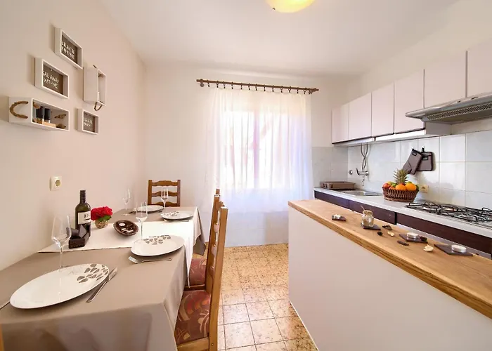 Disente With Sea View Apartmán