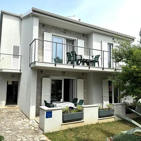 Daire Disente With Sea View Krk Town