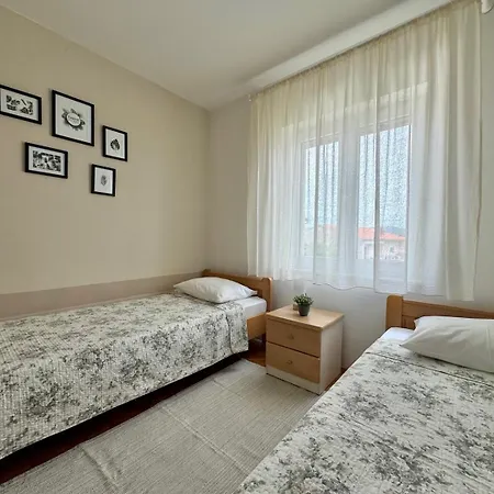 Daire Disente With Sea View Krk Town