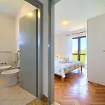 Disente With Sea View Apartament Krk Town
